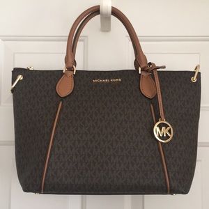 MICHAEL KORS Logo Top Zip Tote Bag Gold-tone hardware Logo-print canvas NWOT